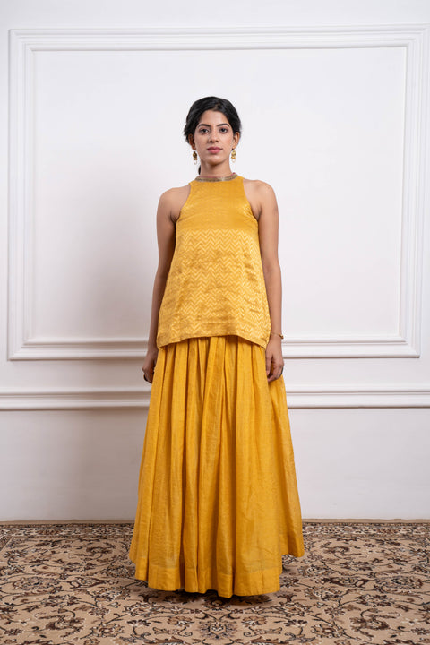 Buy Yellow Gathered Skirt With Halter Neck Zari Weave Kurti In Chanderi Handloom (Set Of 2) - By Vinusto