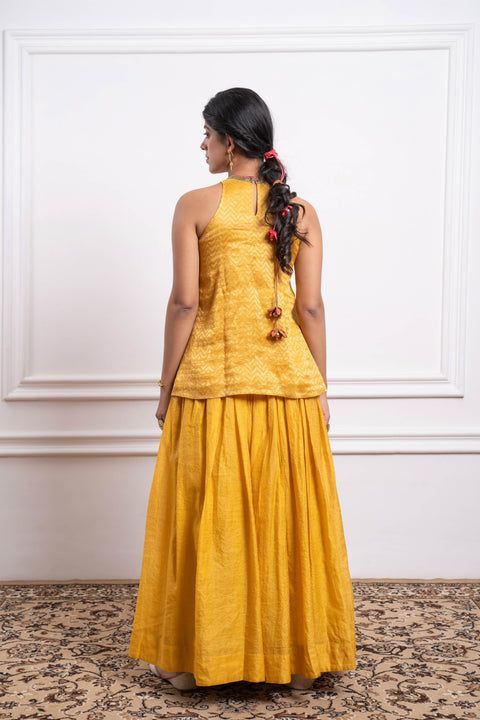 Best Yellow Gathered Skirt With Halter Neck Zari Weave Kurti In Chanderi Handloom (Set Of 2) - By Vinusto